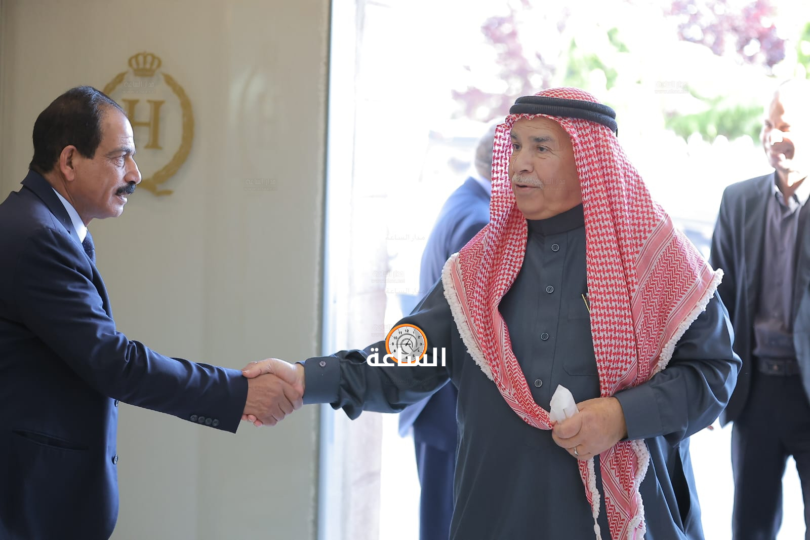 Madar Al-Saa Images 0.14090139596825824