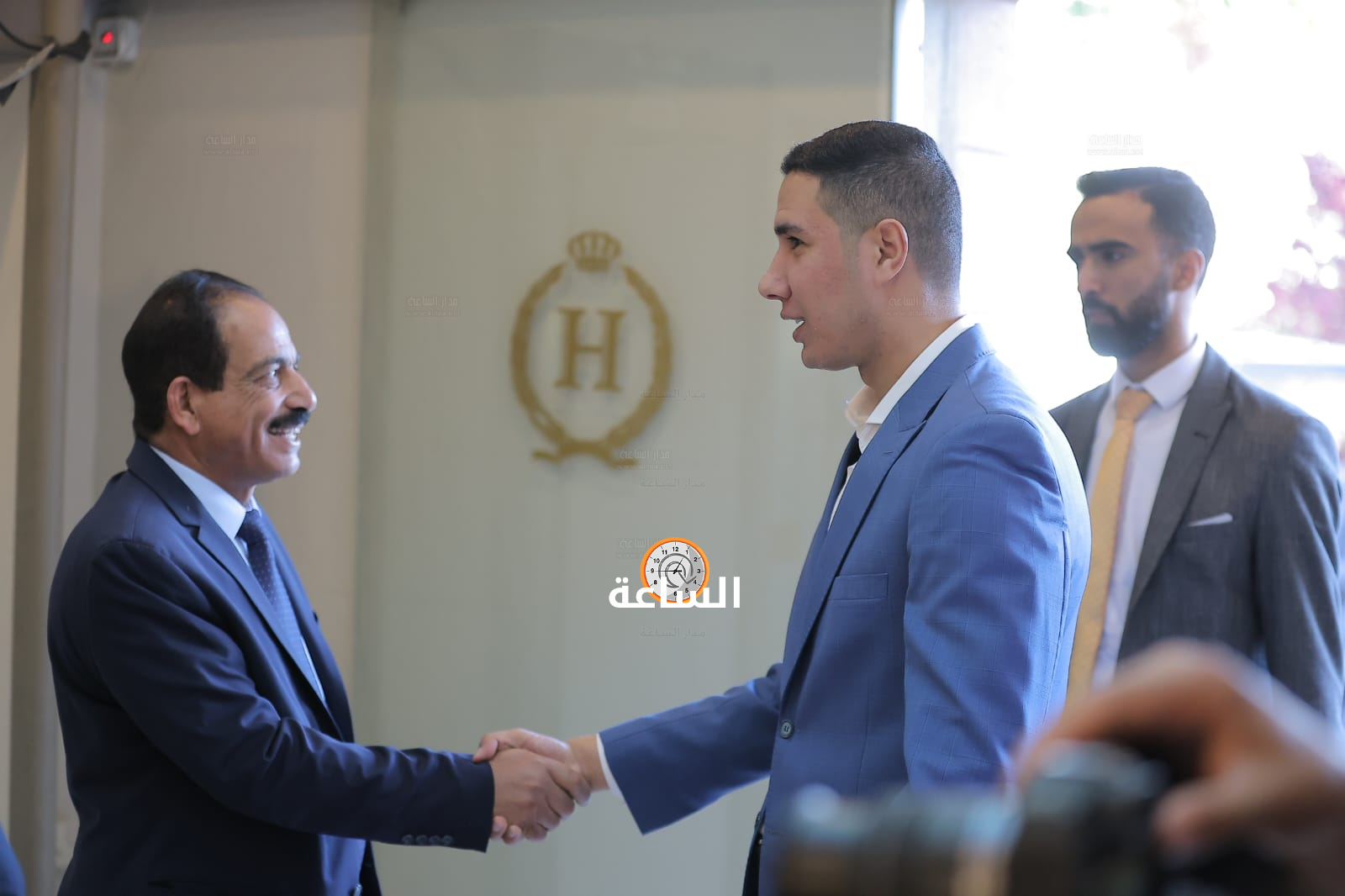 Madar Al-Saa Images 0.8213262943989038