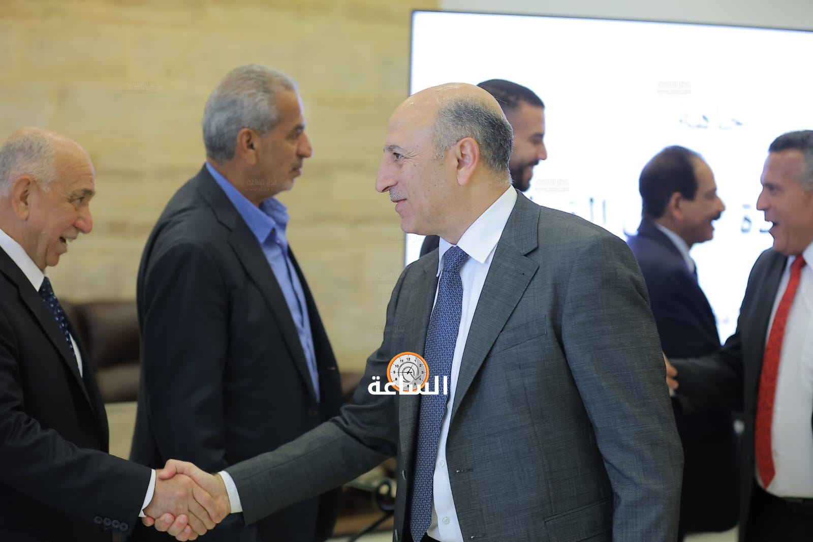 Madar Al-Saa Images 0.20583062538944652
