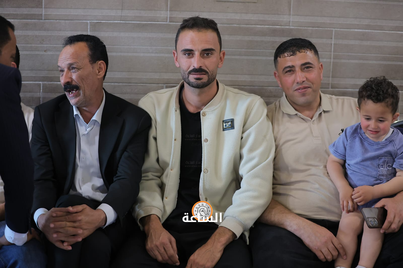 Madar Al-Saa Images 0.055775517695900056