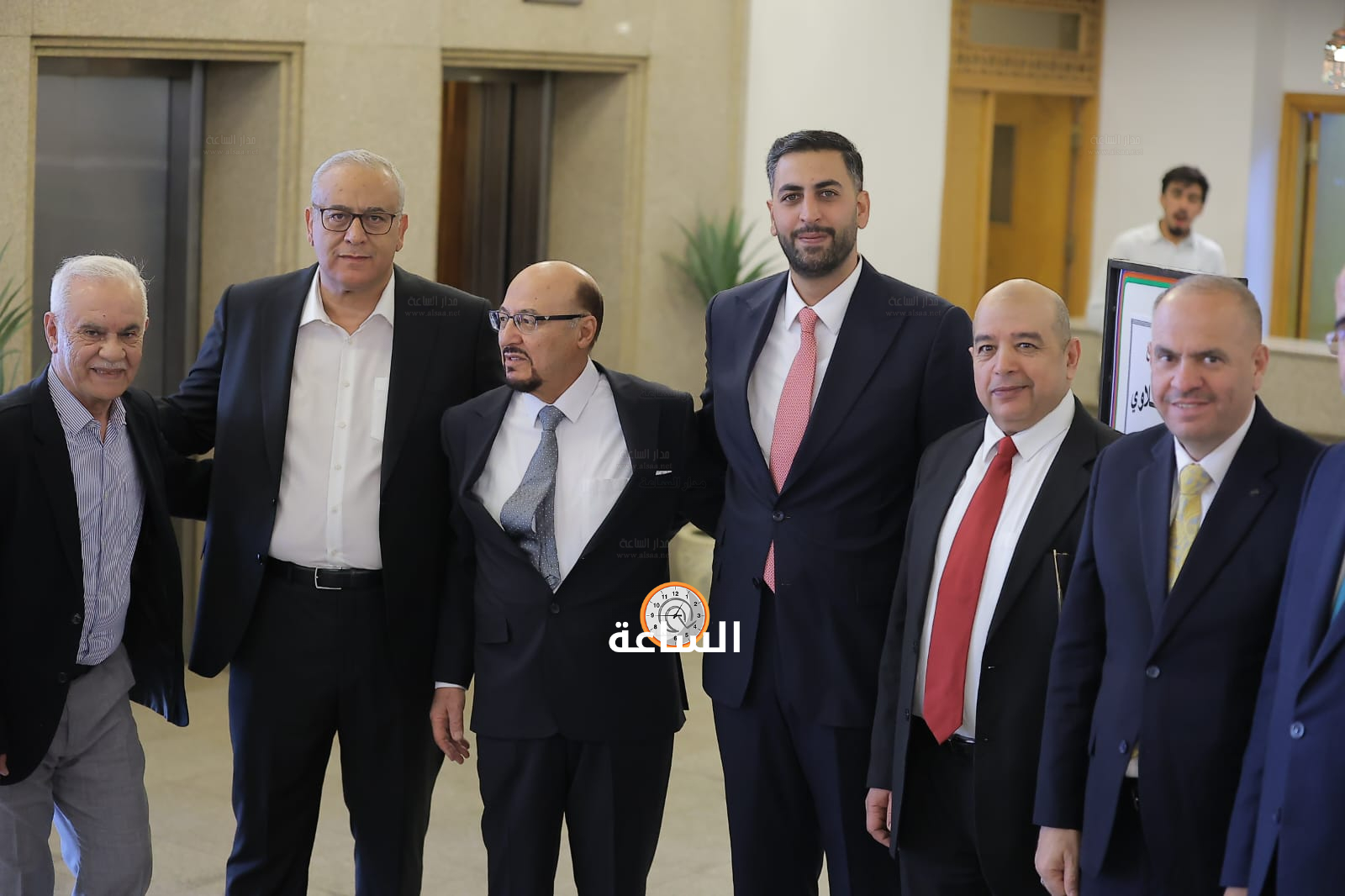 Madar Al-Saa Images 0.4077695619553985