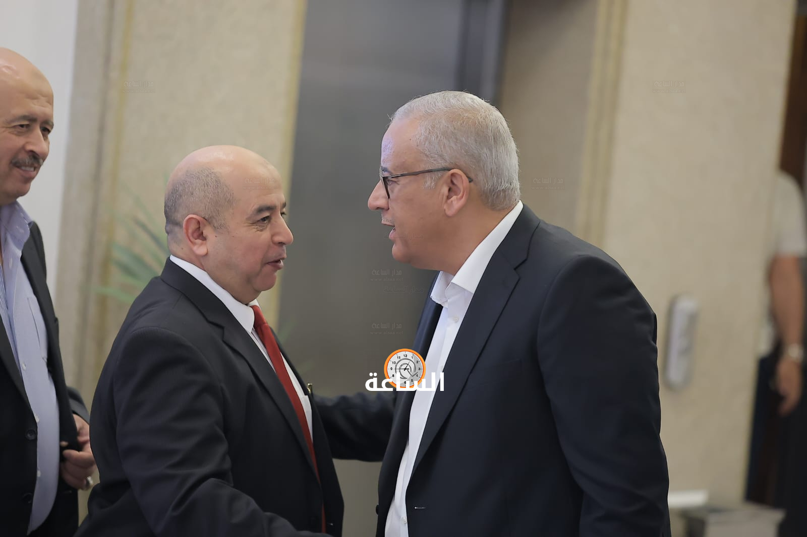 Madar Al-Saa Images 0.6369842888835038