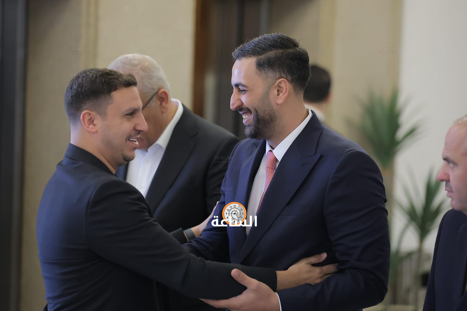 Madar Al-Saa Images 0.09890144960462521