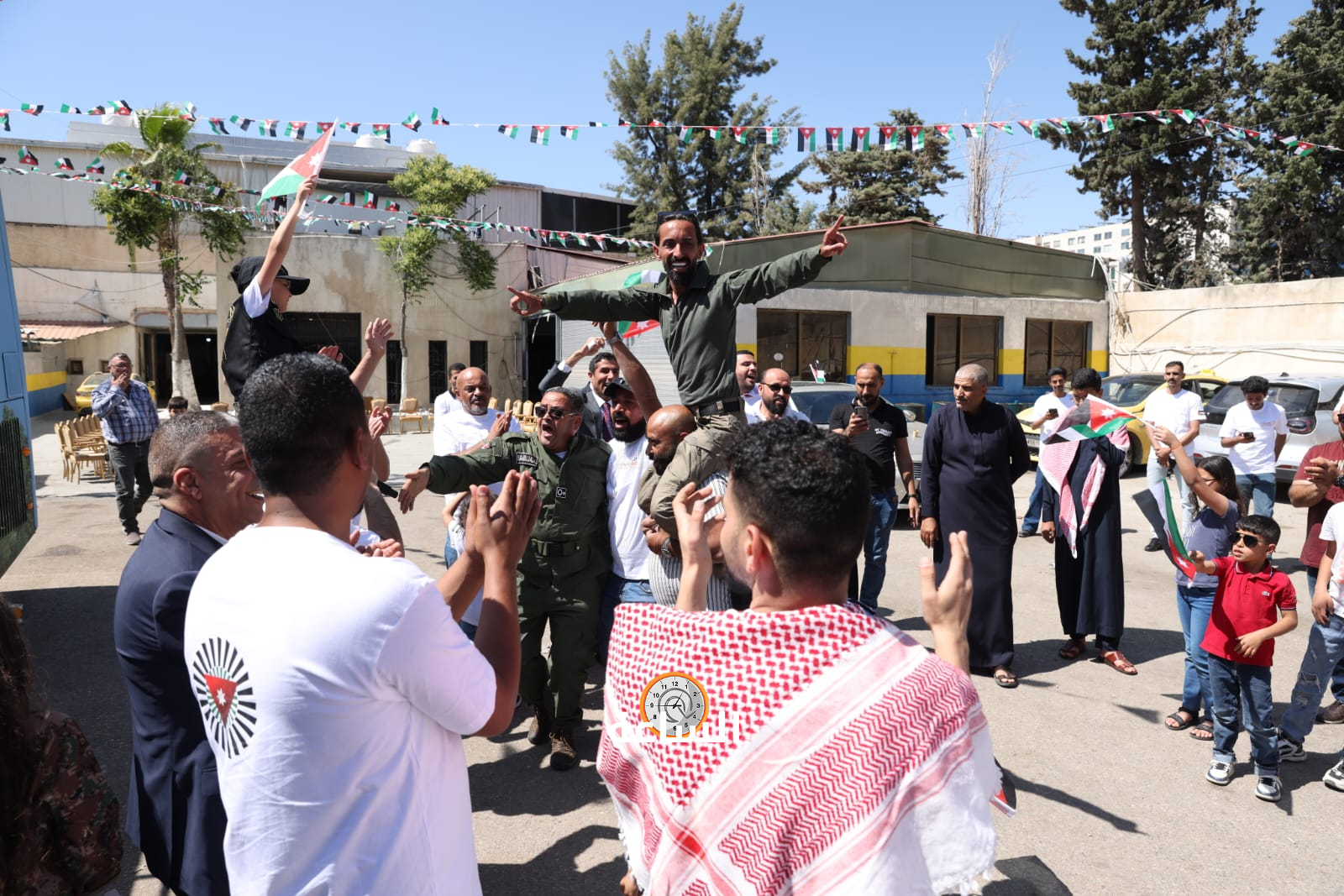 Madar Al-Saa Images 0.7848817715832402