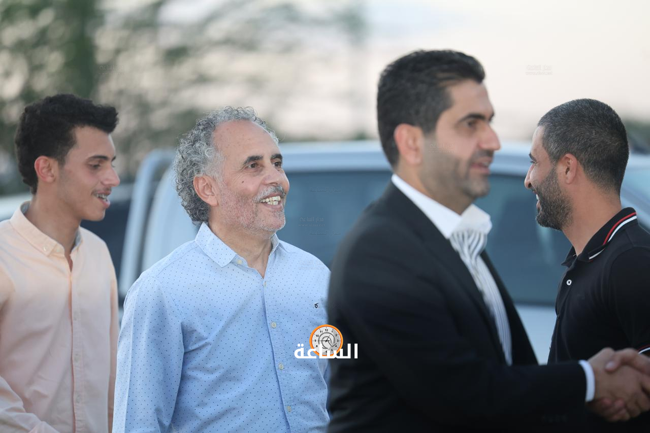 Madar Al-Saa Images 0.9372448342631141