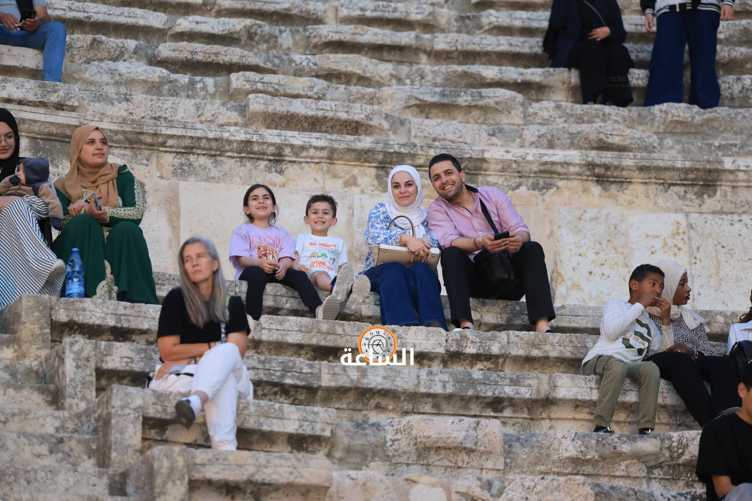 Madar Al-Saa Images 0.7116458941371332