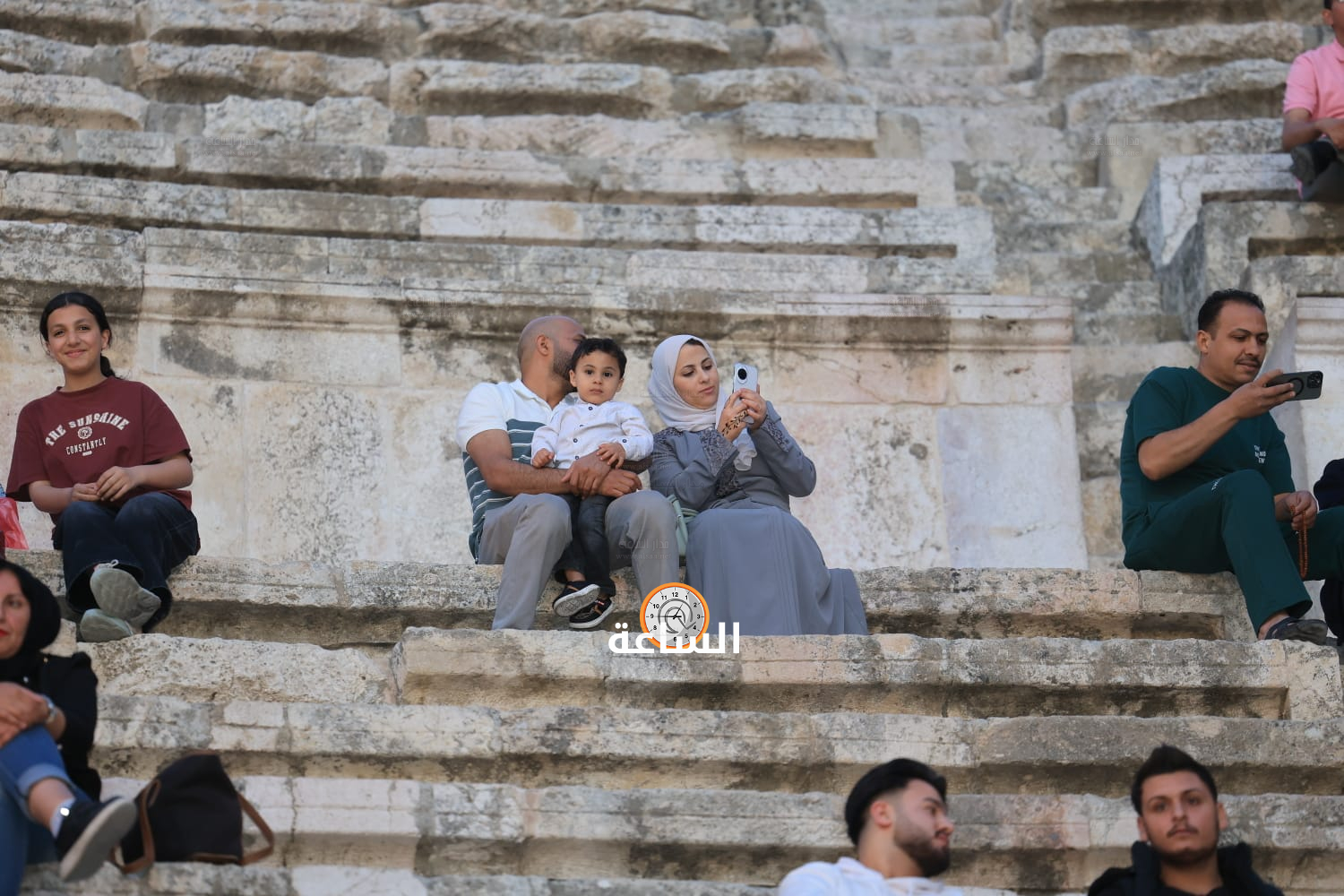 Madar Al-Saa Images 0.6413623505699356