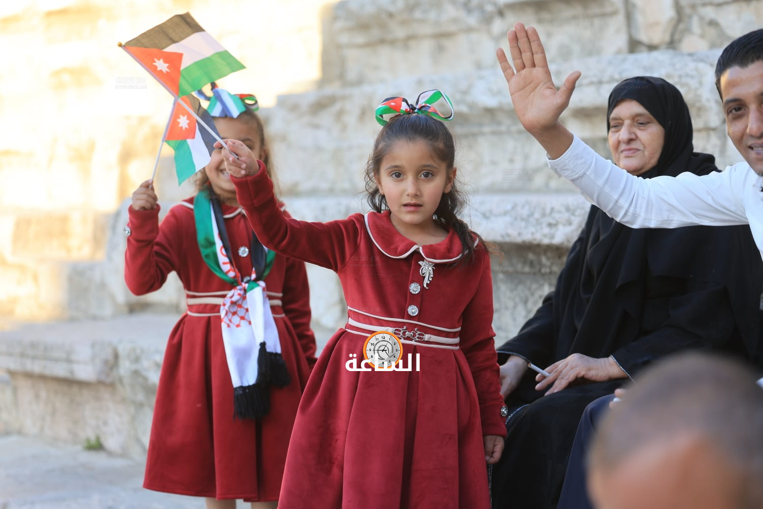 Madar Al-Saa Images 0.13610380258650479