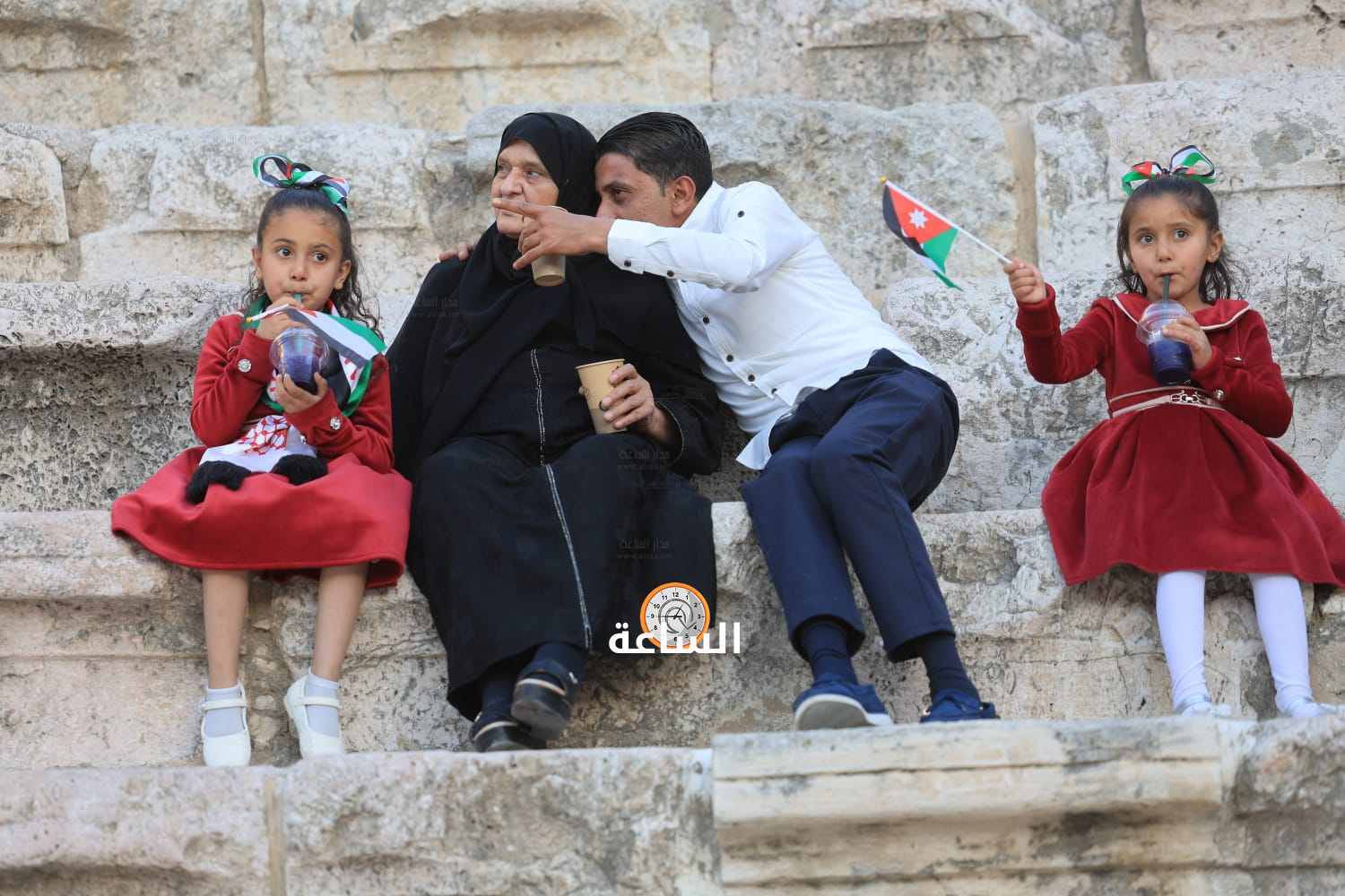 Madar Al-Saa Images 0.5643460831149759