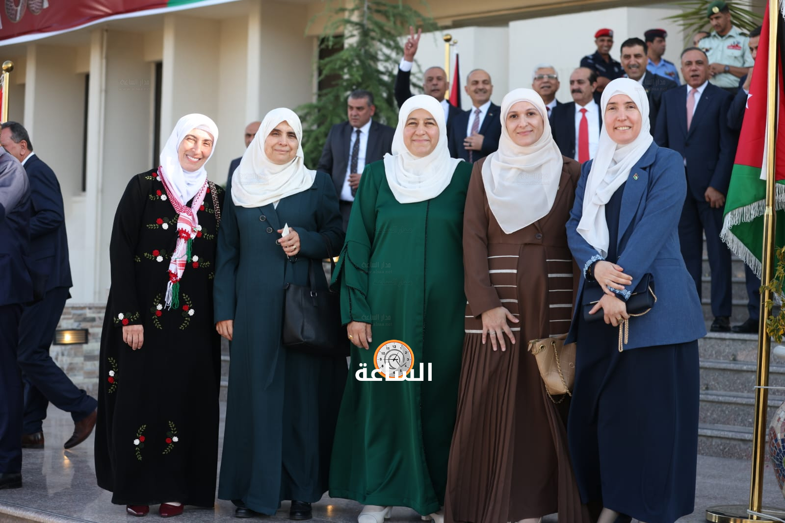 Madar Al-Saa Images 0.37592083683752087