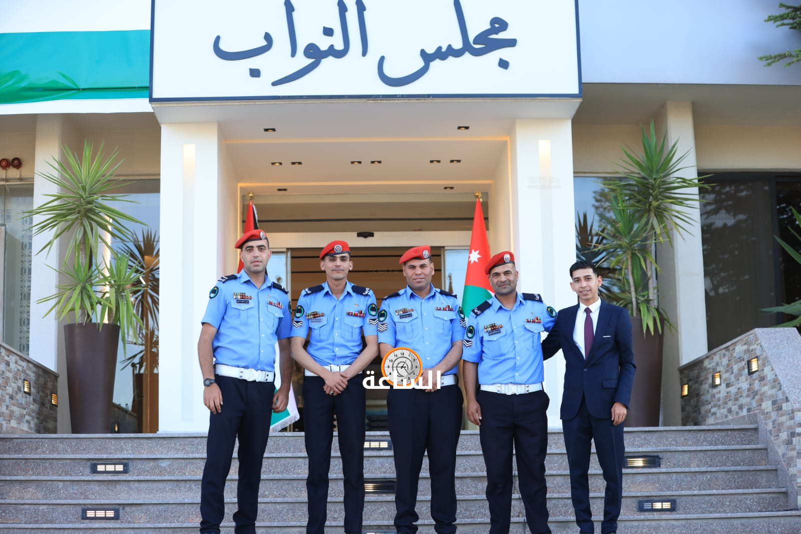 Madar Al-Saa Images 0.8001239254613741