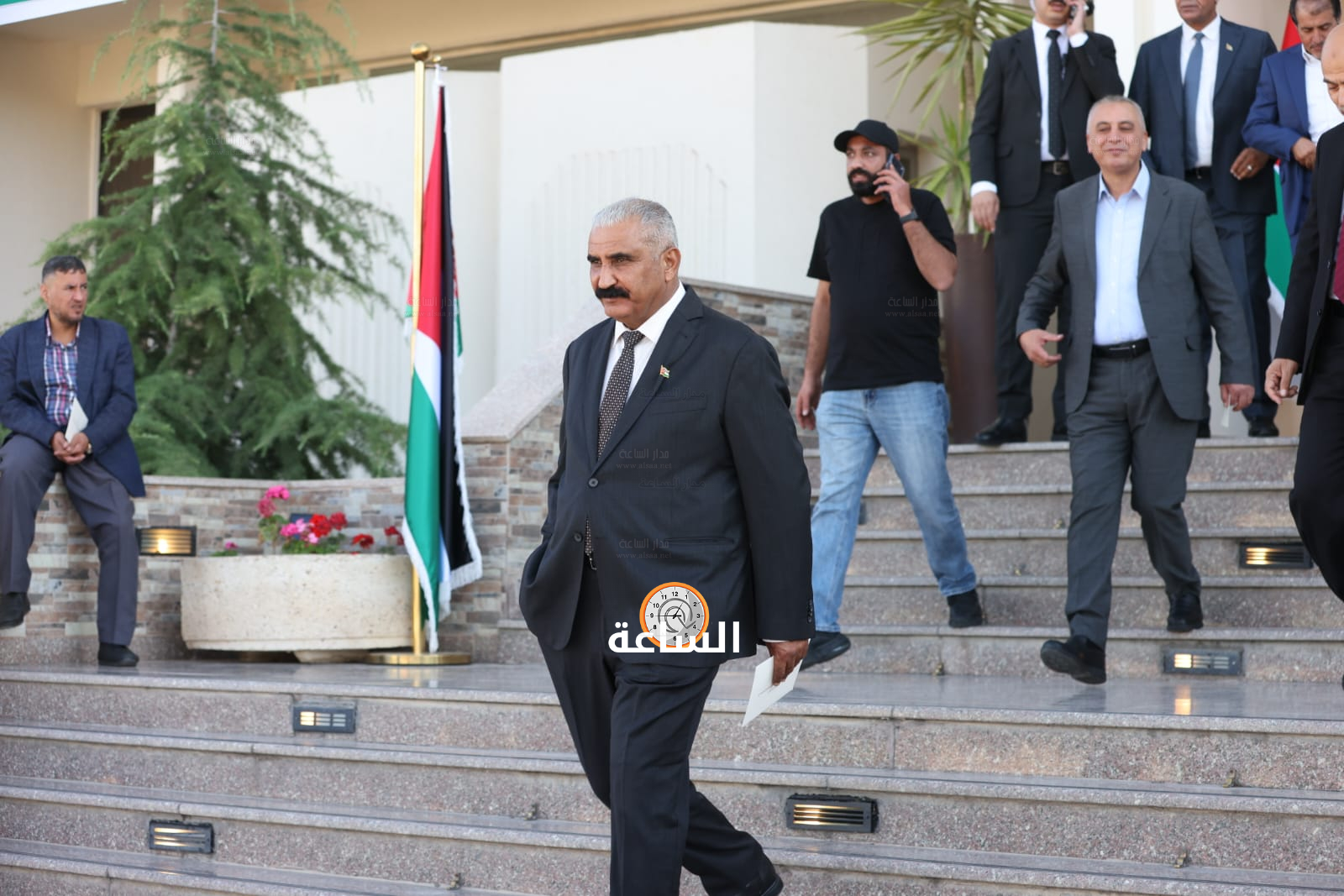 Madar Al-Saa Images 0.1937801547504131