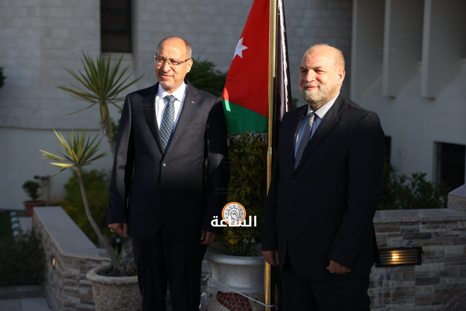 Madar Al-Saa Images 0.7544439100437617