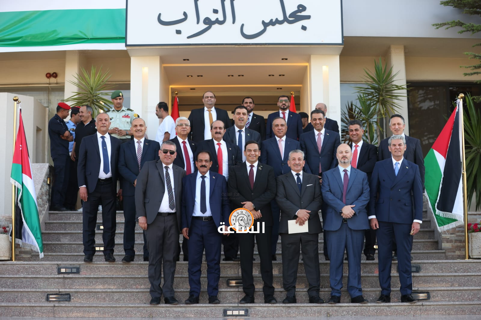 Madar Al-Saa Images 0.03305592936324819