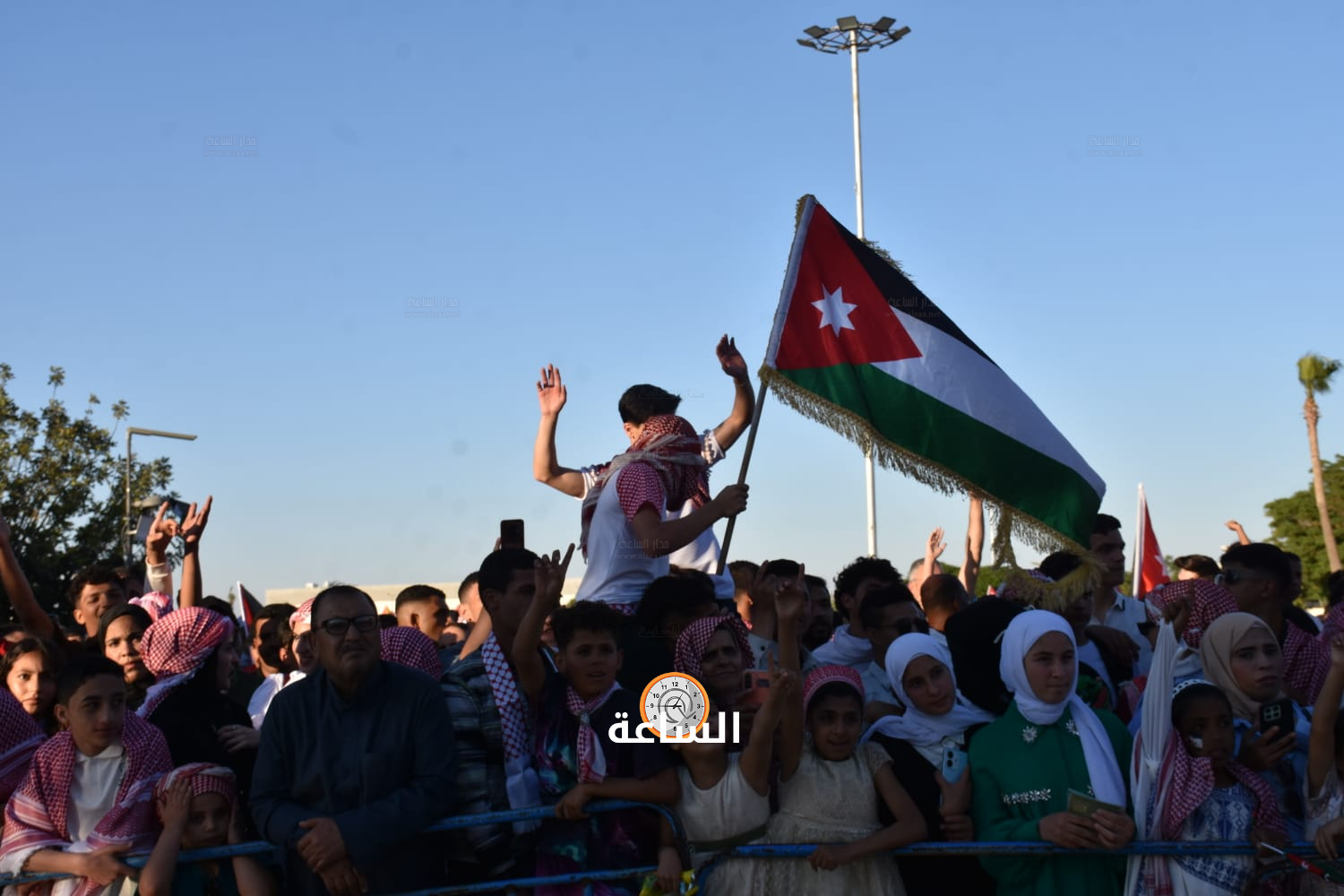 Madar Al-Saa Images 0.004450714490671692