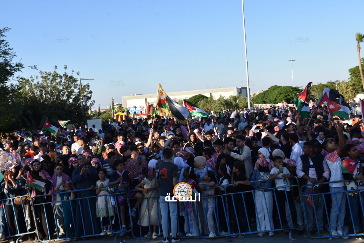 Madar Al-Saa Images 0.816976154975675