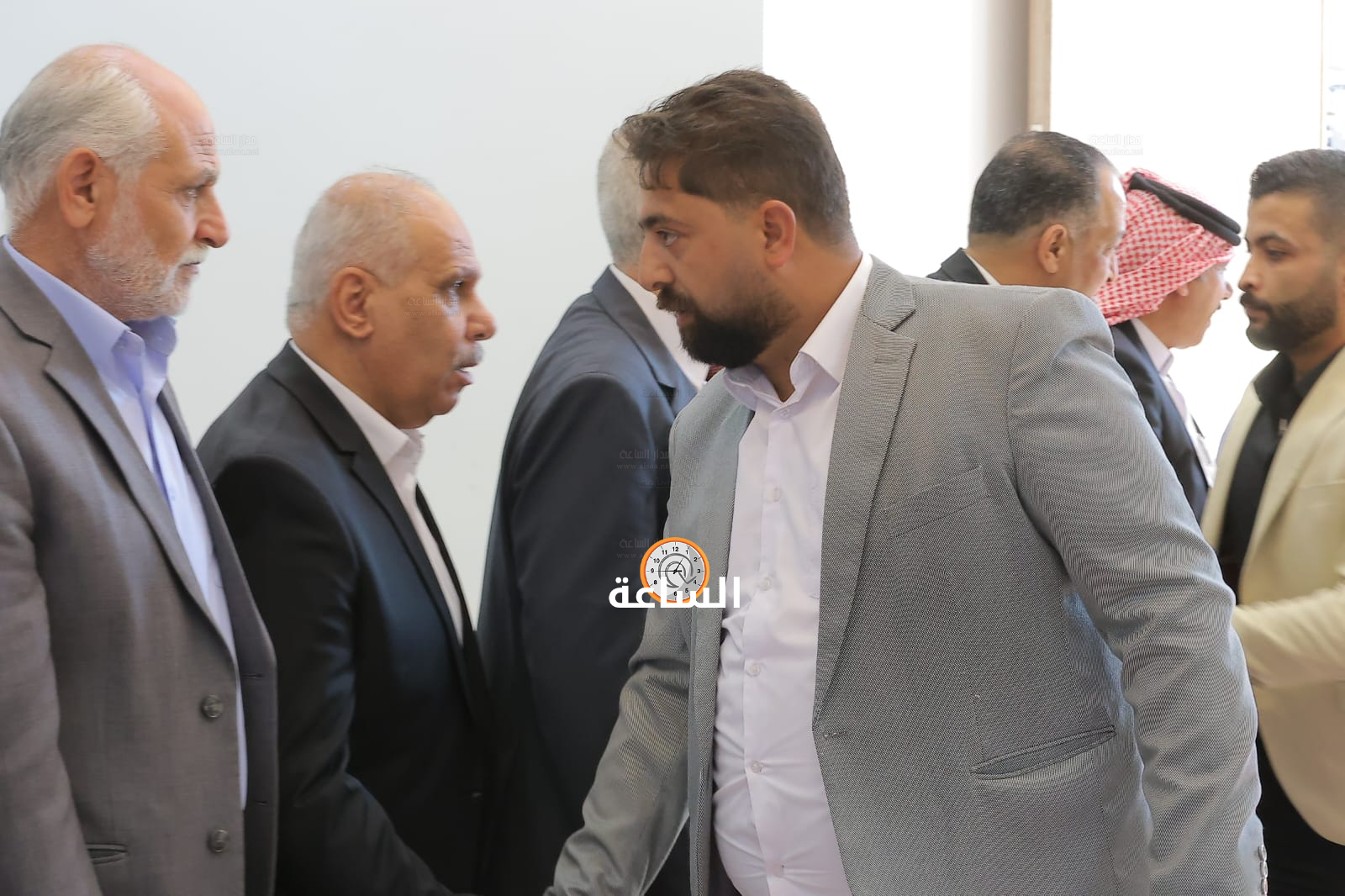 Madar Al-Saa Images 0.15489029844792368