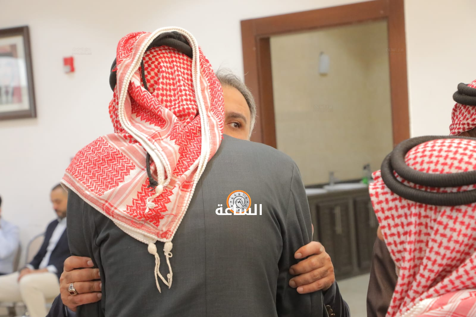 Madar Al-Saa Images 0.8269788582015752