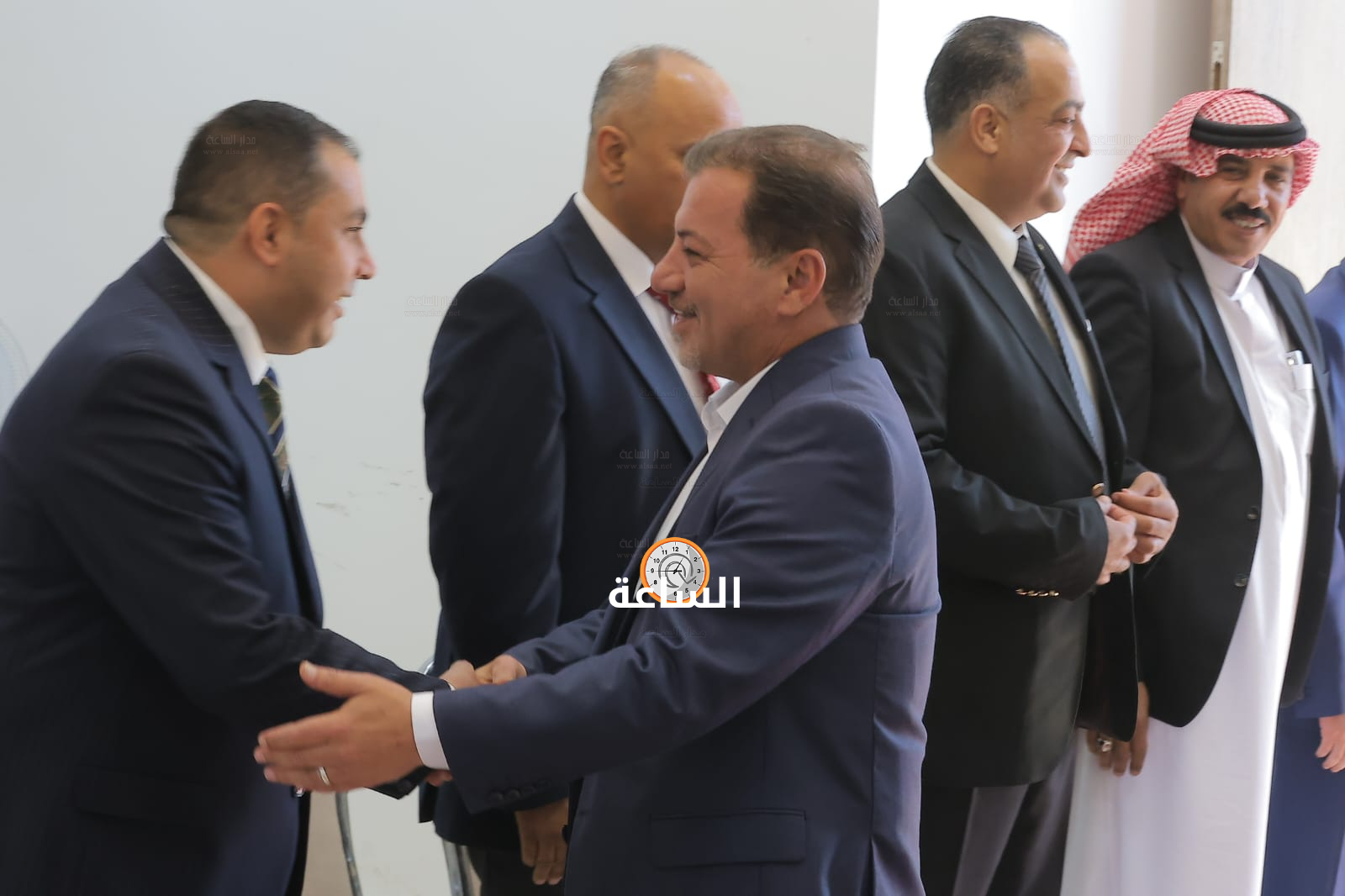 Madar Al-Saa Images 0.42378338671054805