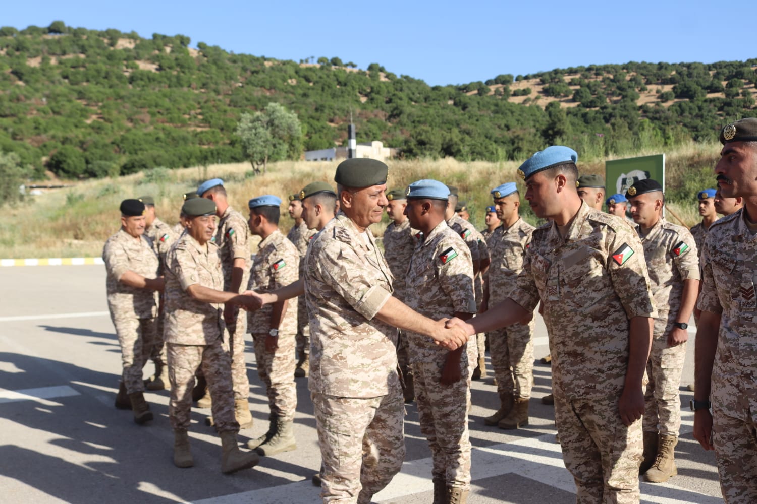 Madar Al-Saa Images 0.7510415537435968