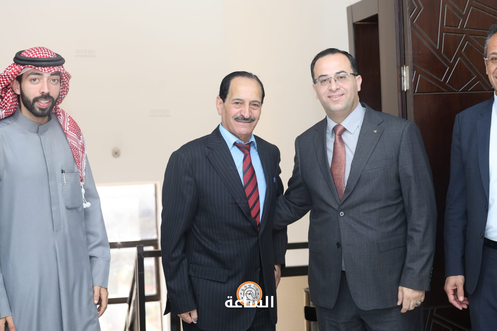 Madar Al-Saa Images 0.4367792571049173