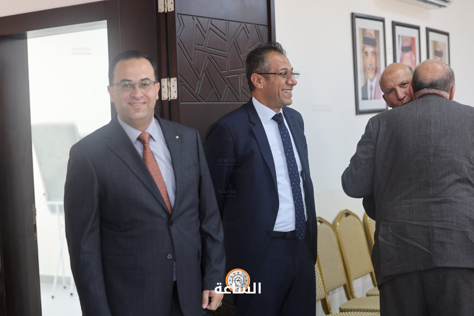 Madar Al-Saa Images 0.4152643193861588