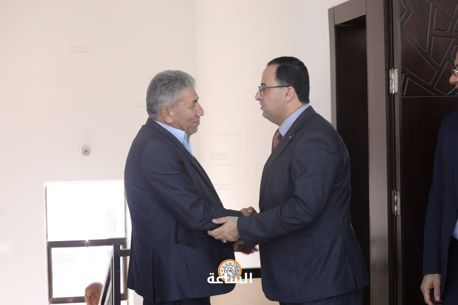Madar Al-Saa Images 0.18416077009168252