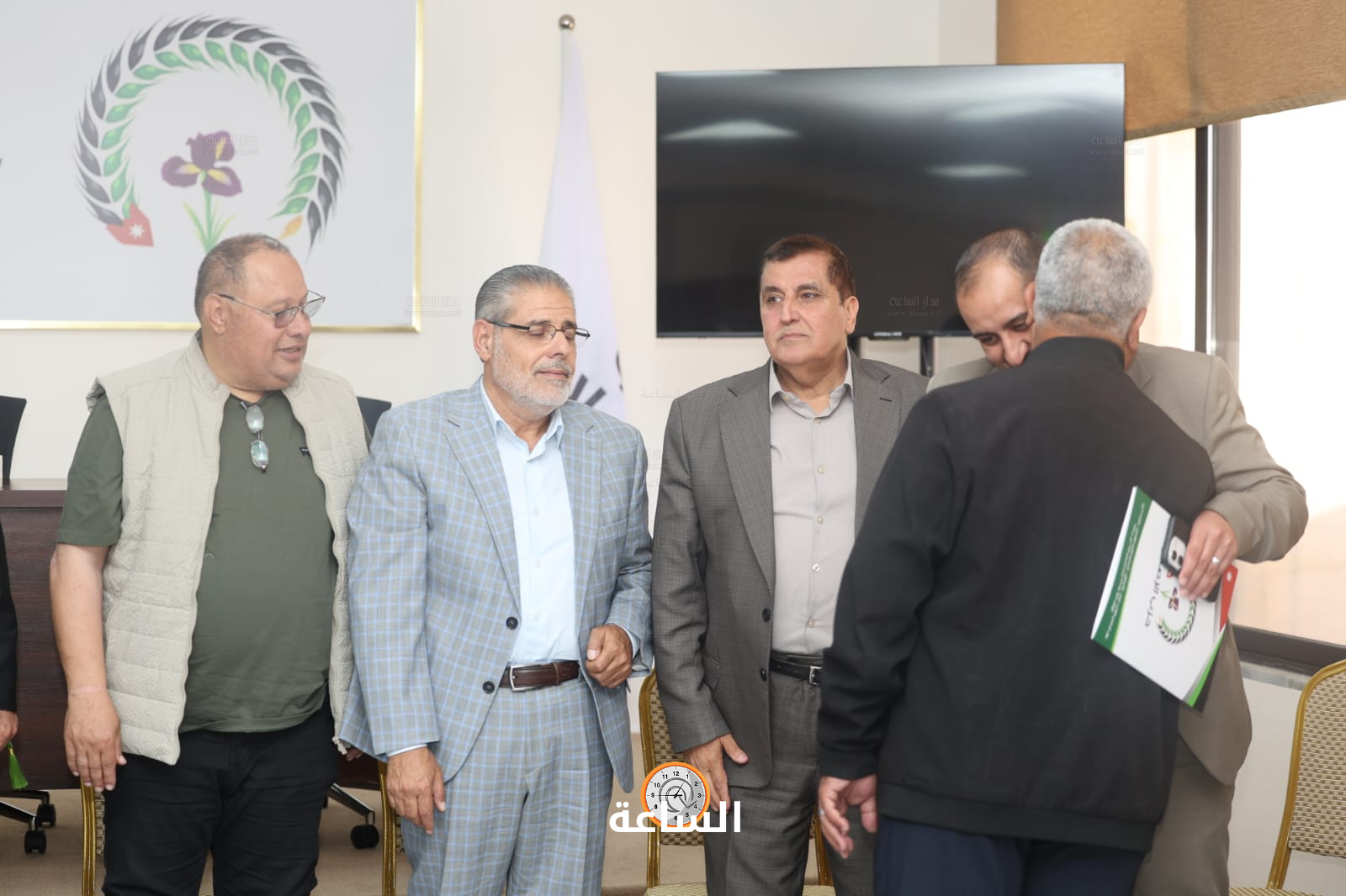 Madar Al-Saa Images 0.6911493671905864