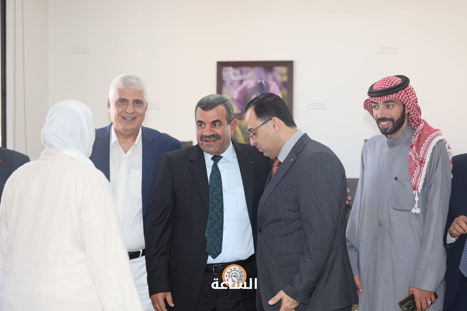 Madar Al-Saa Images 0.1074014355574262