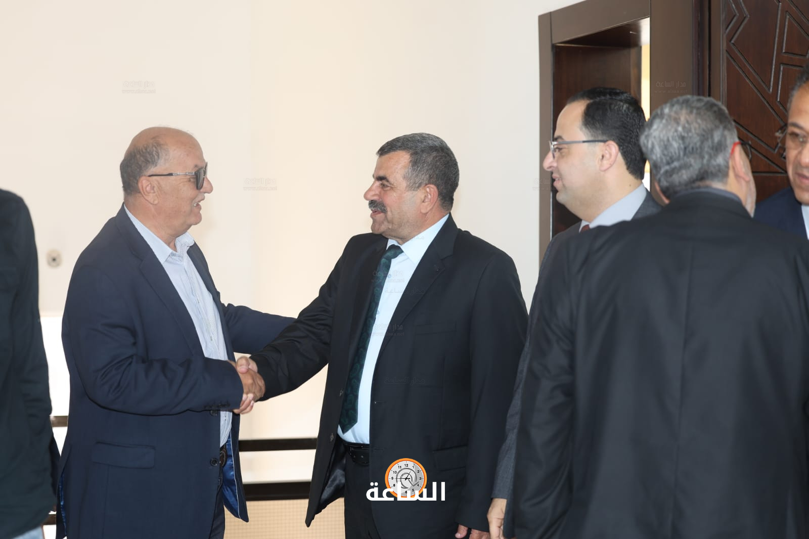 Madar Al-Saa Images 0.3881908490491862