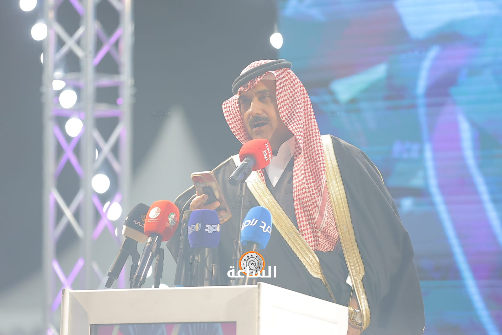 Madar Al-Saa Images 0.706055278043208