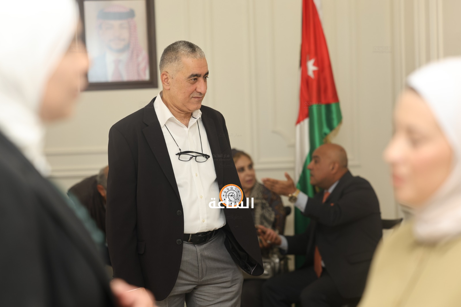 Madar Al-Saa Images 0.7272908052622734