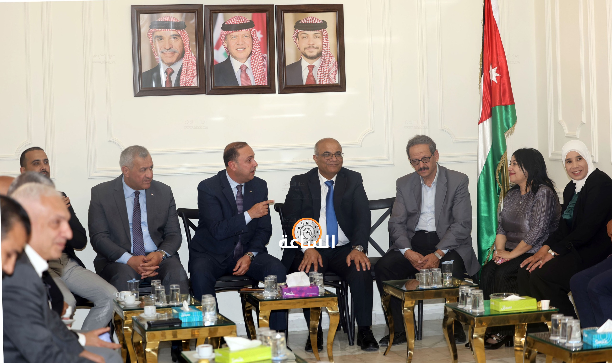 Madar Al-Saa Images 0.8385655242492426