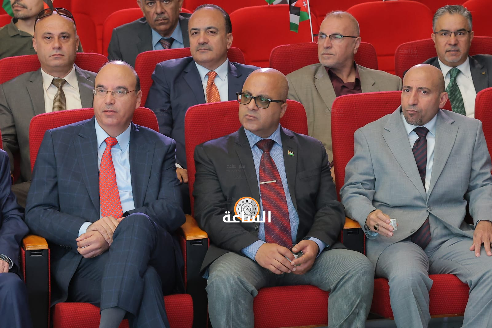 Madar Al-Saa Images 0.4386087467875841