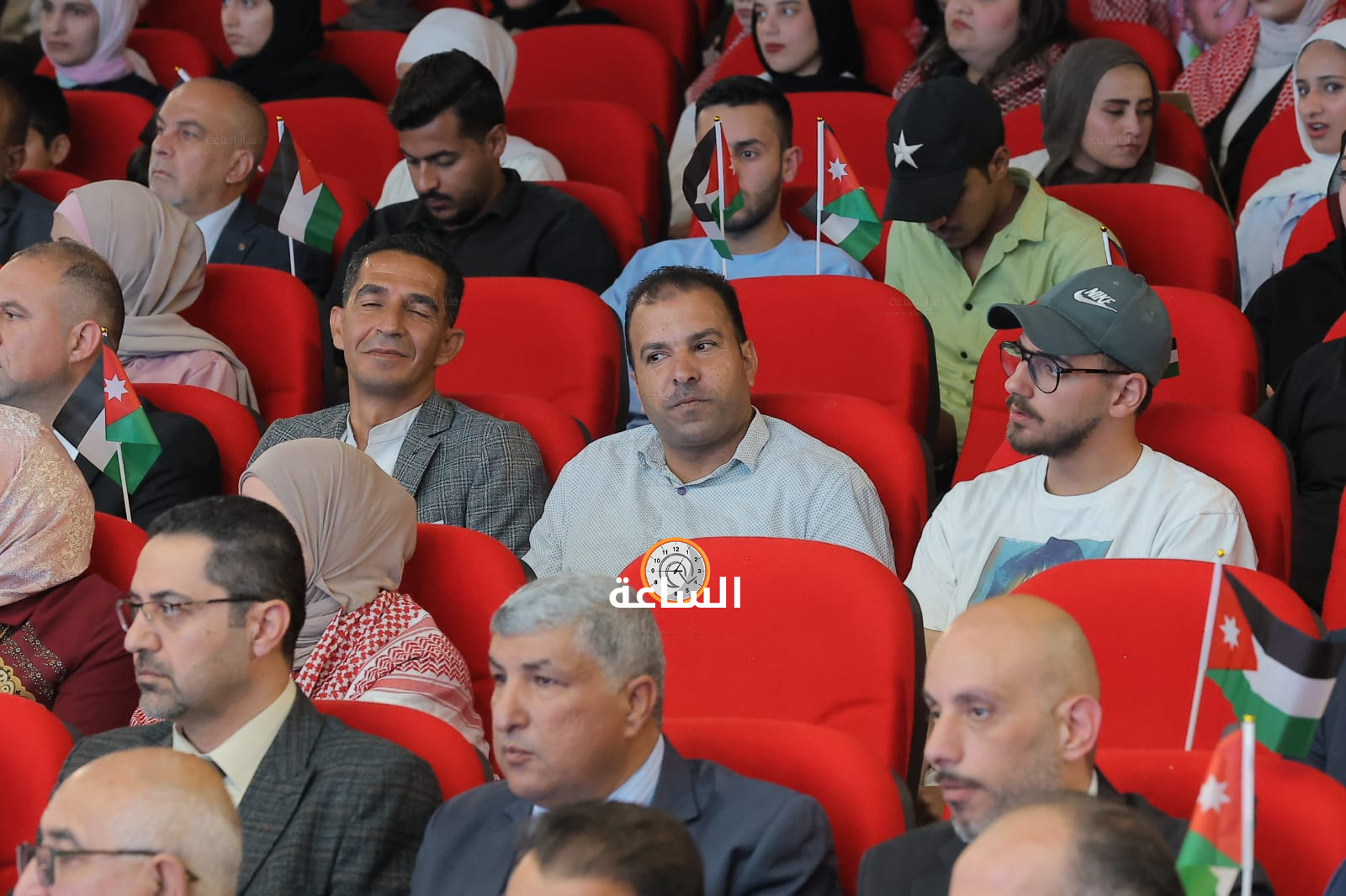 Madar Al-Saa Images 0.325376619034802