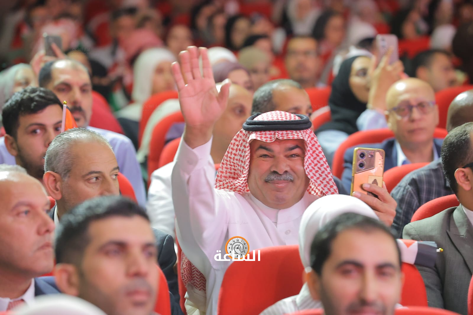 Madar Al-Saa Images 0.19306858206038235