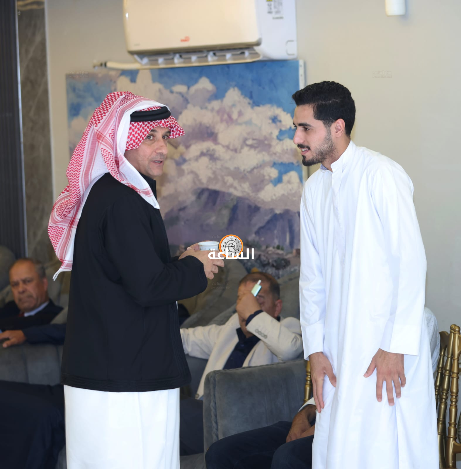 Madar Al-Saa Images 0.0245095853843329