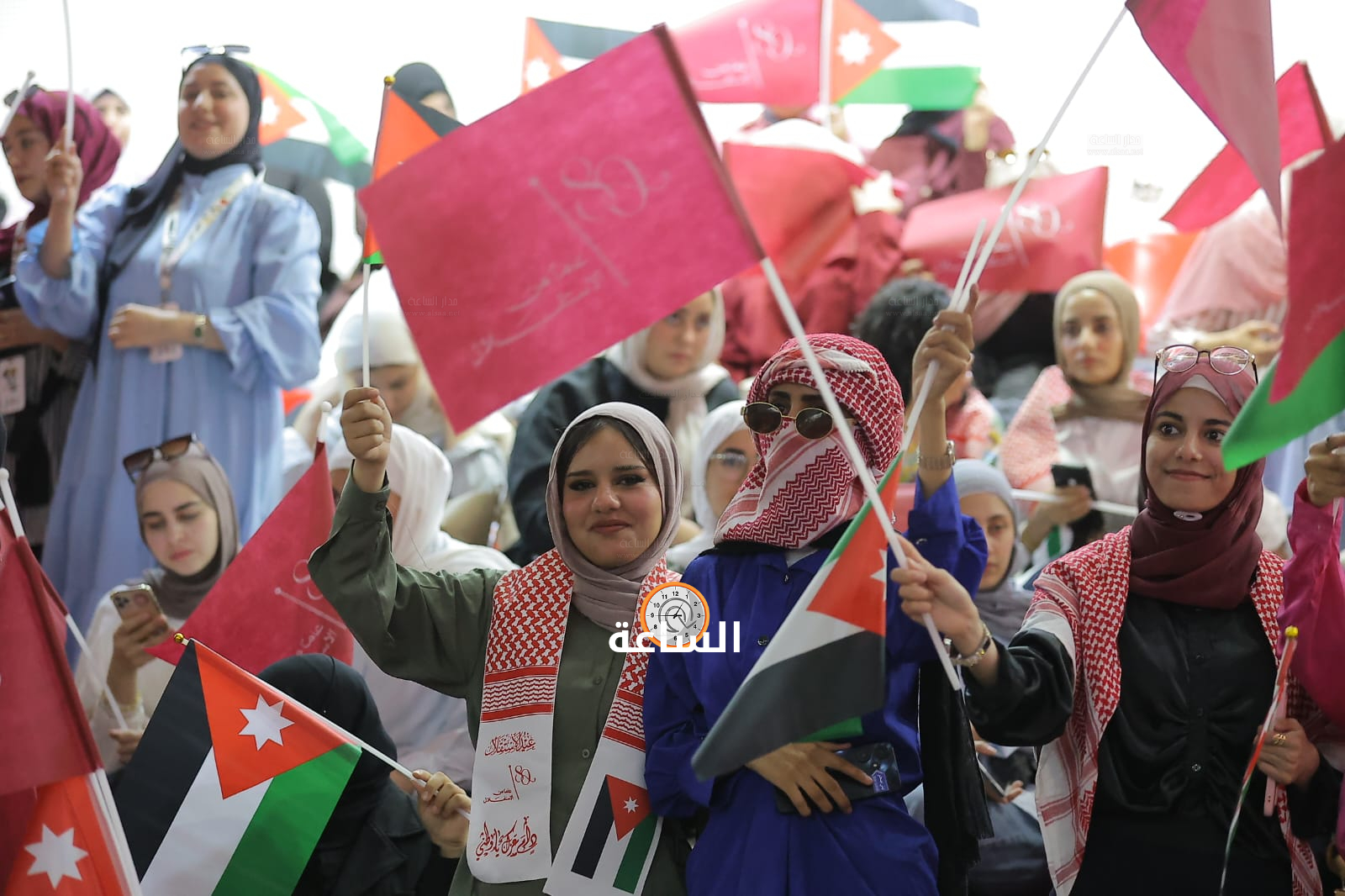 Madar Al-Saa Images 0.583102832294438