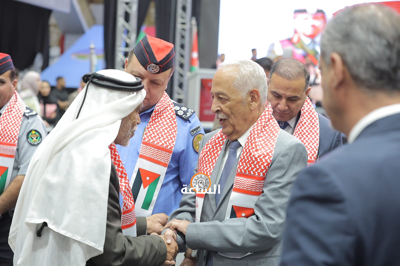 Madar Al-Saa Images 0.14379130274607987
