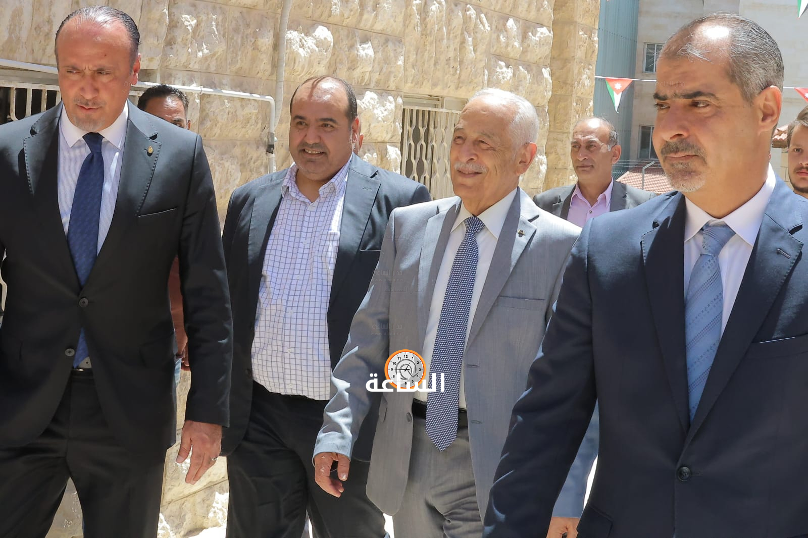 Madar Al-Saa Images 0.1086425323866872