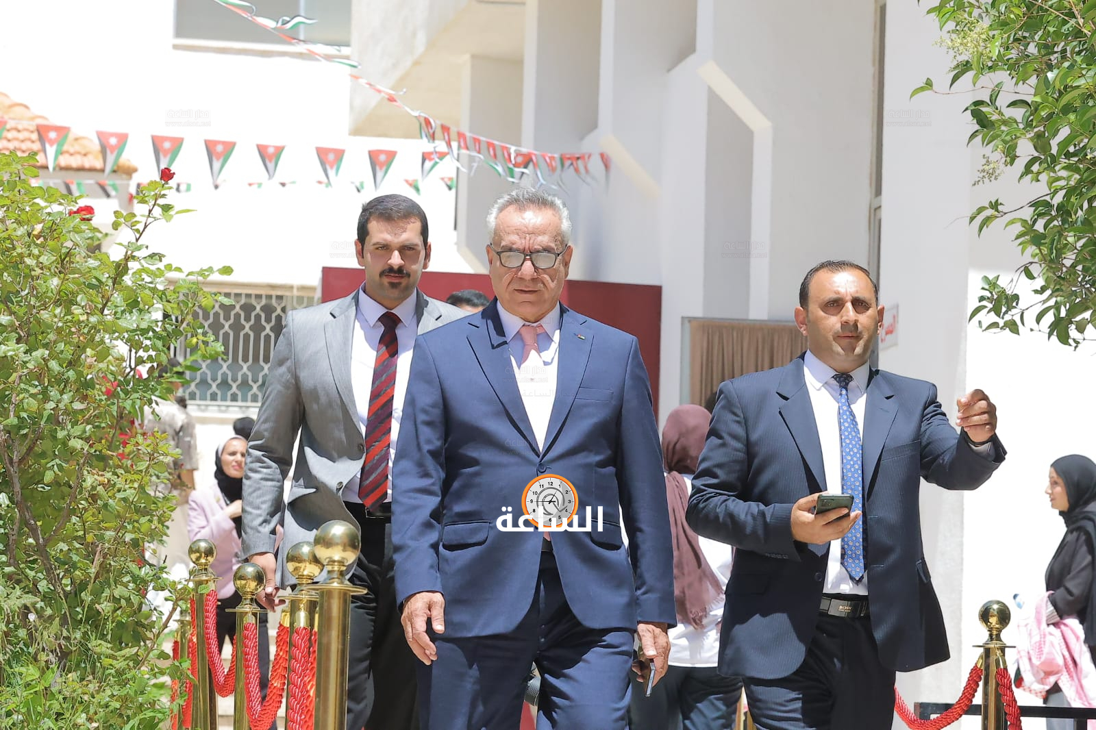 Madar Al-Saa Images 0.7446888323426336
