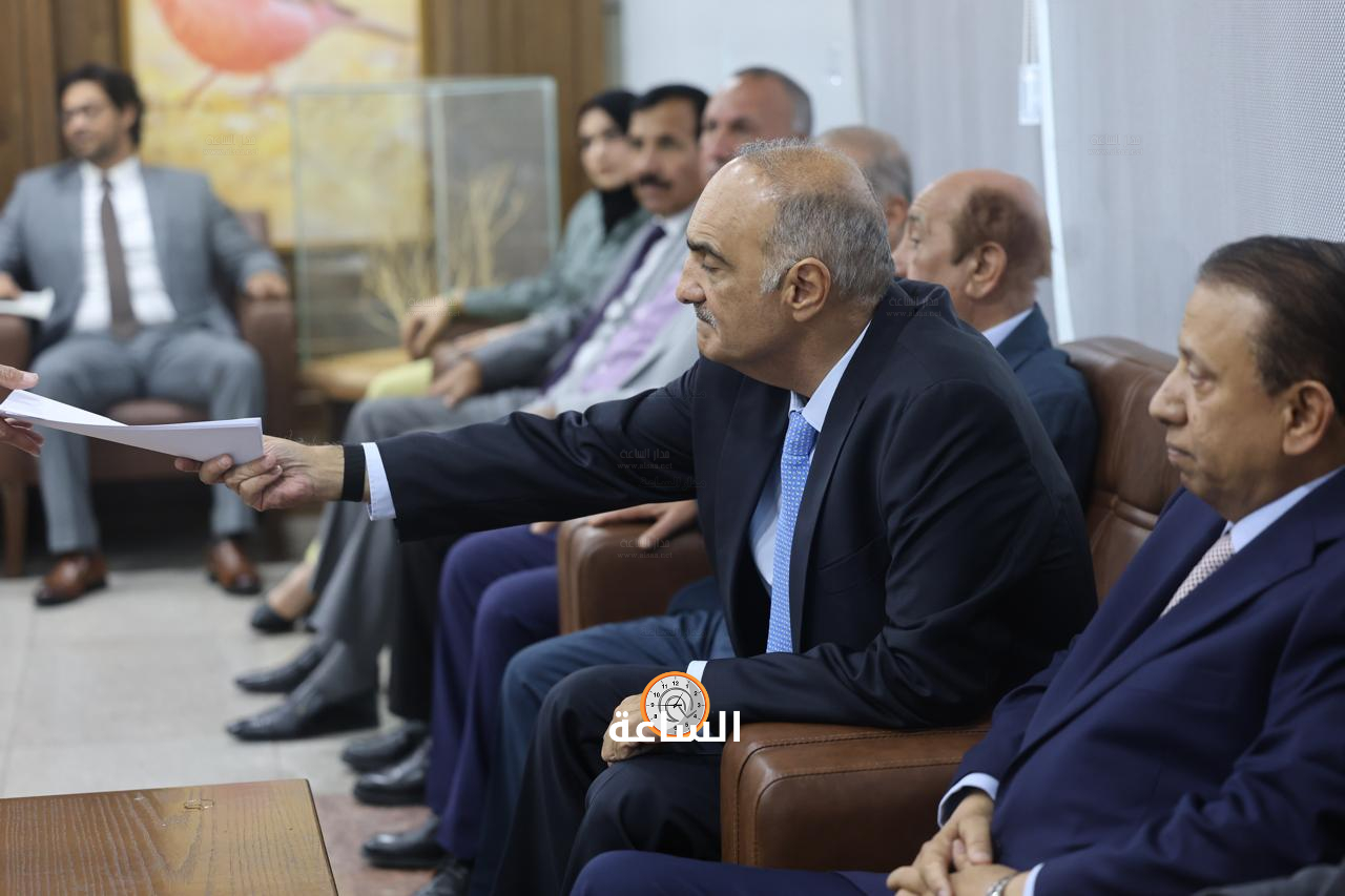 Madar Al-Saa Images 0.02616957145186427
