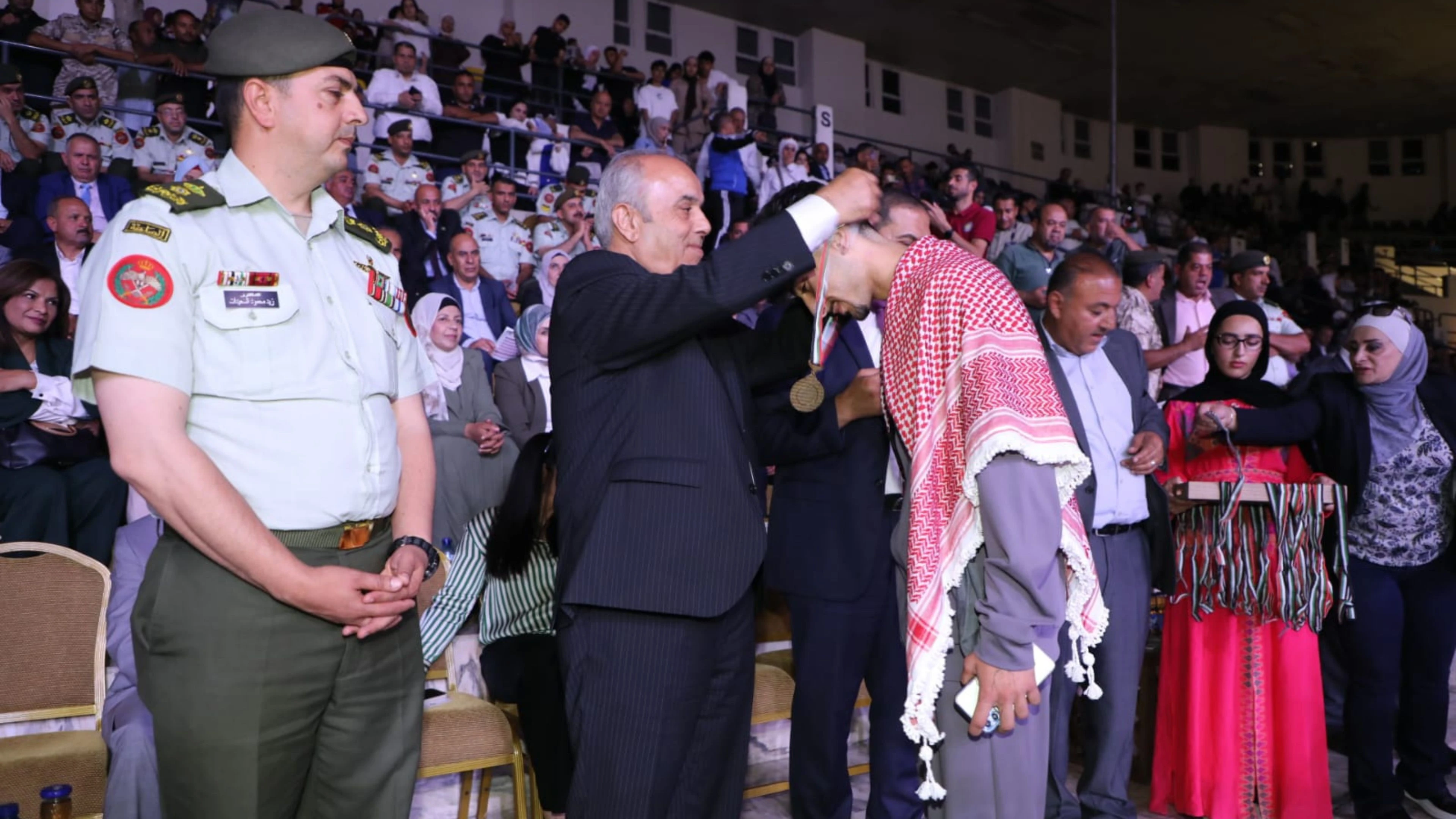 Madar Al-Saa Images 0.6155353823954026