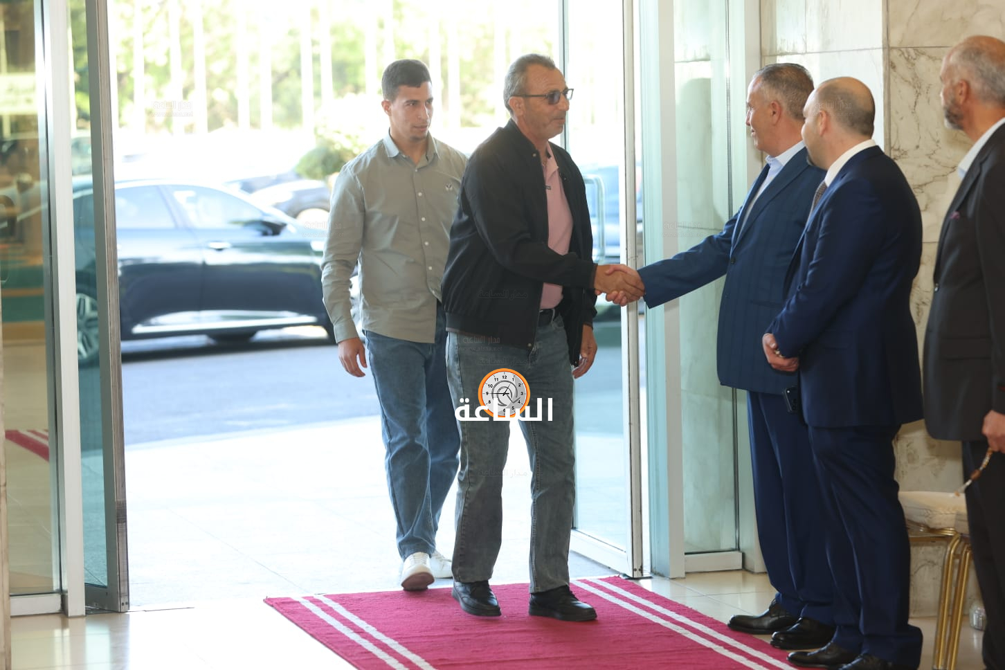 Madar Al-Saa Images 0.2313067270814827