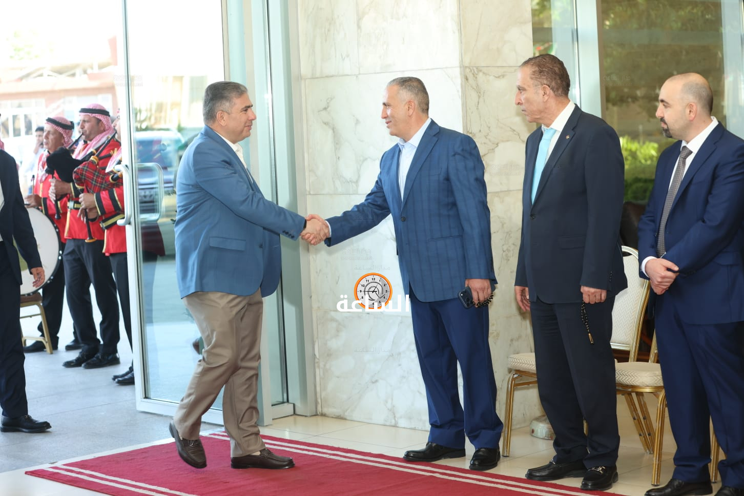 Madar Al-Saa Images 0.4601631907779974