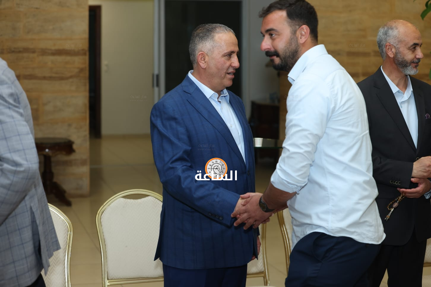 Madar Al-Saa Images 0.9417113679812359