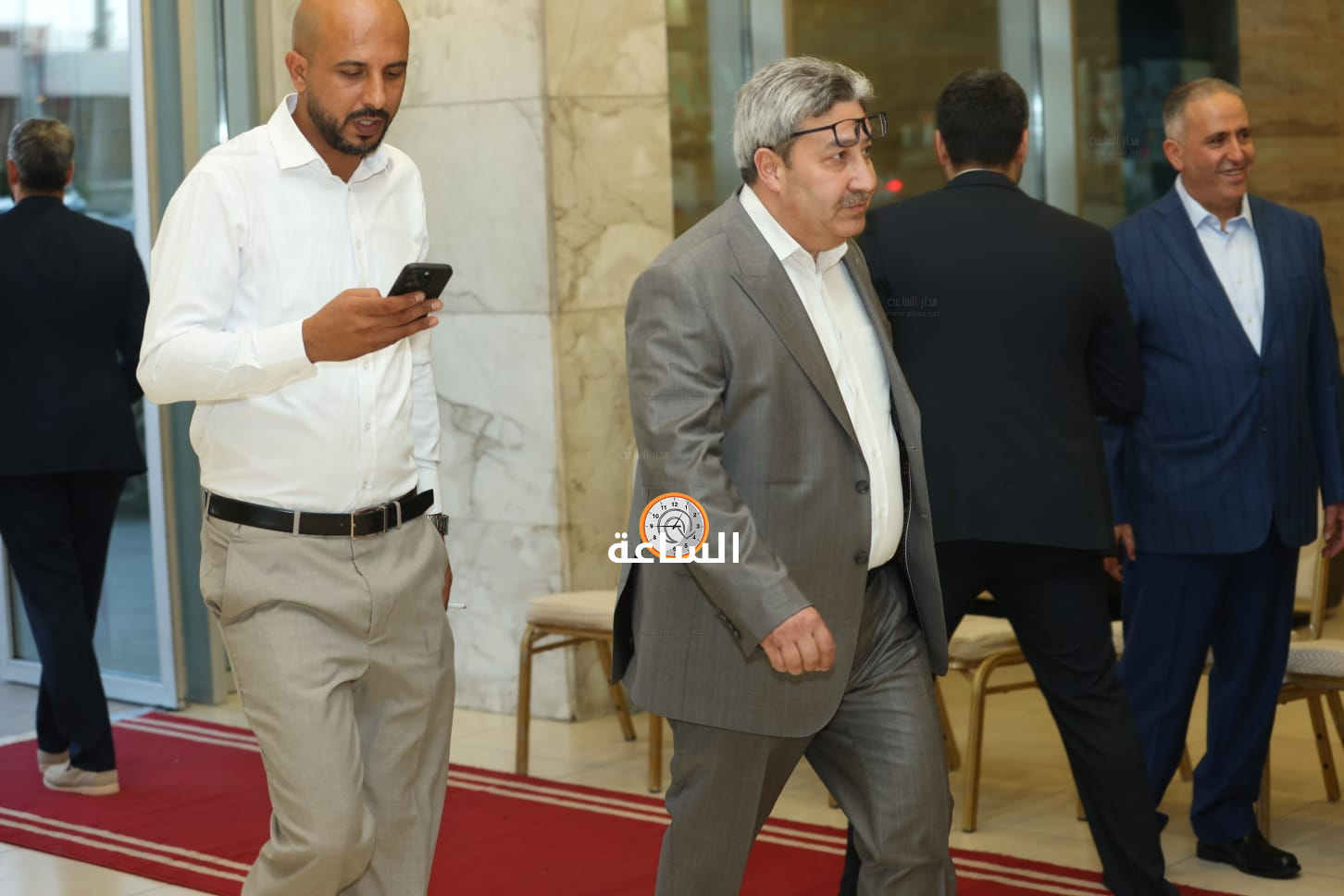 Madar Al-Saa Images 0.8883589419419273