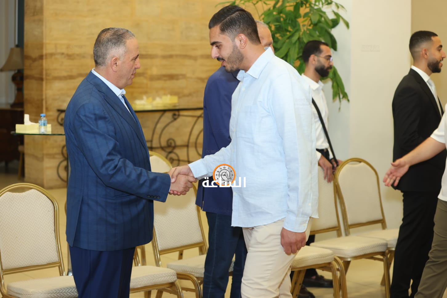 Madar Al-Saa Images 0.4921851353378075