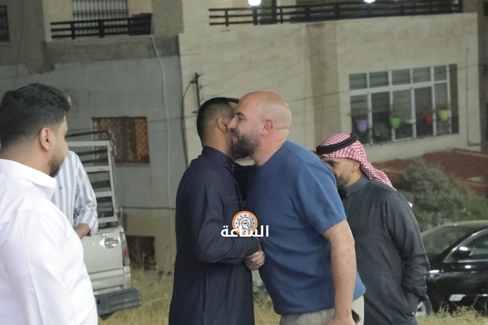 Madar Al-Saa Images 0.3215905267655321