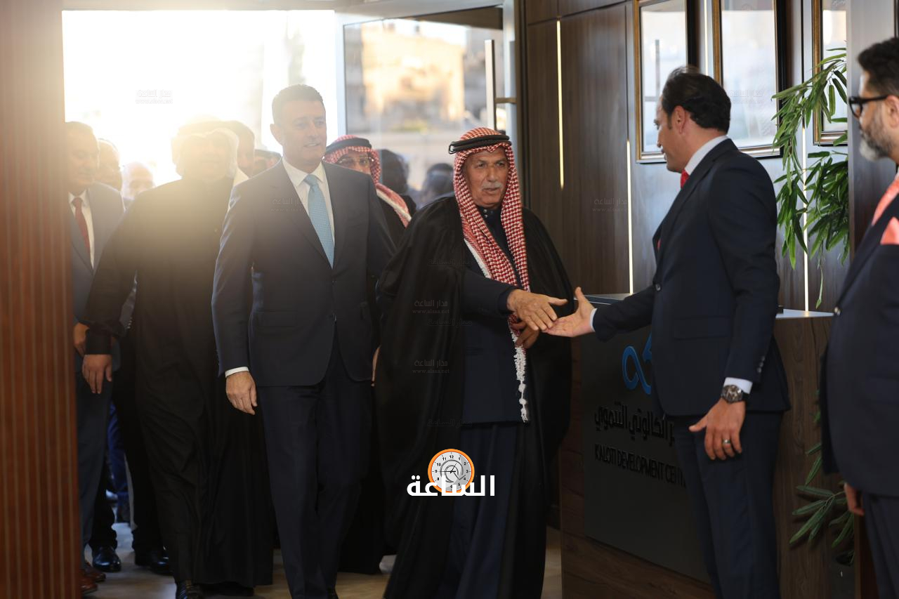 Madar Al-Saa Images 0.9002448482333019